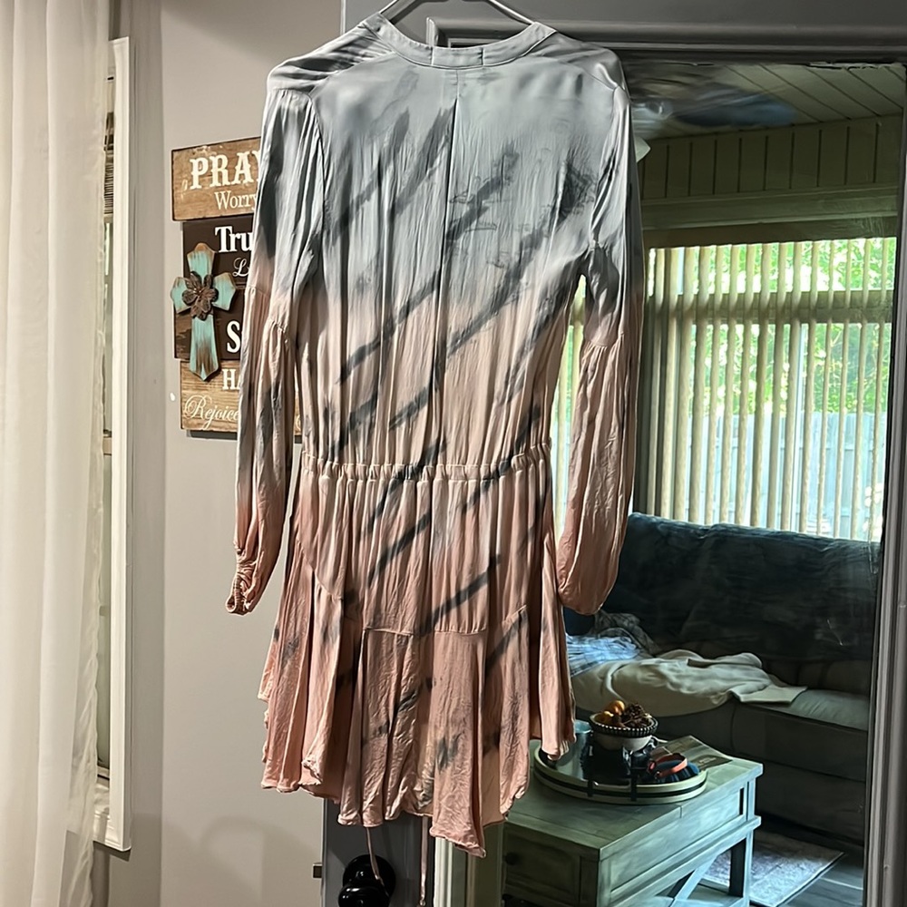 Dress - Picture 4 of 4